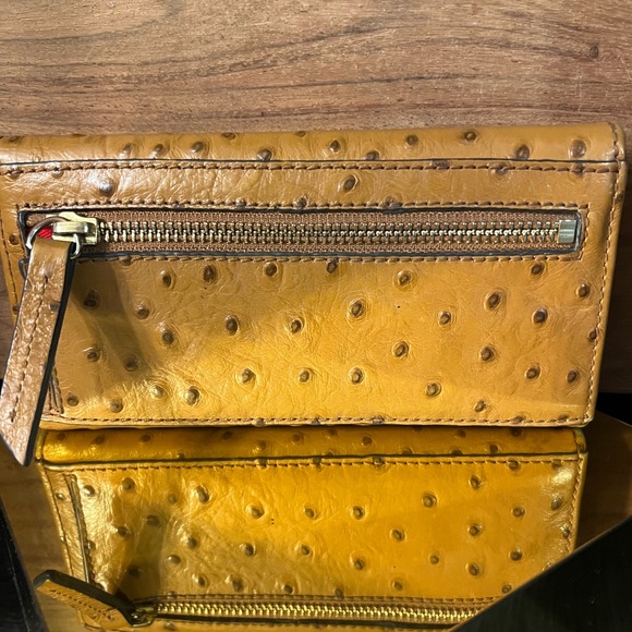 Dooney & Bourke Ostrich Continental Wallet in Caramel PERFECT CONDITION - Picture 6 of 9